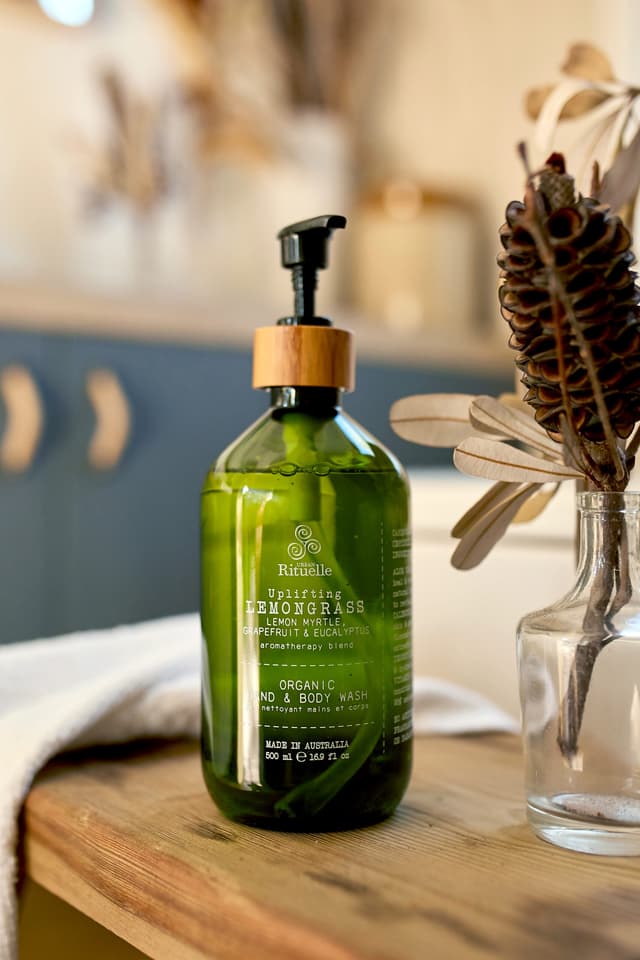 Urban Rituelle Lemongrass, lemon myrtle, grapefruit & eucalyptus Hand & Body Wash 500ml