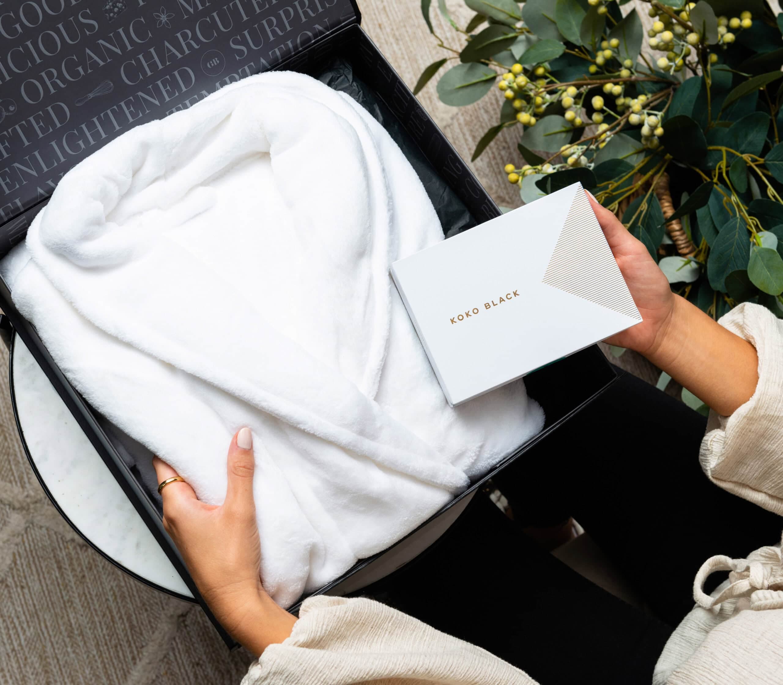 Premium_chocolates_with_robe_hamper_HR