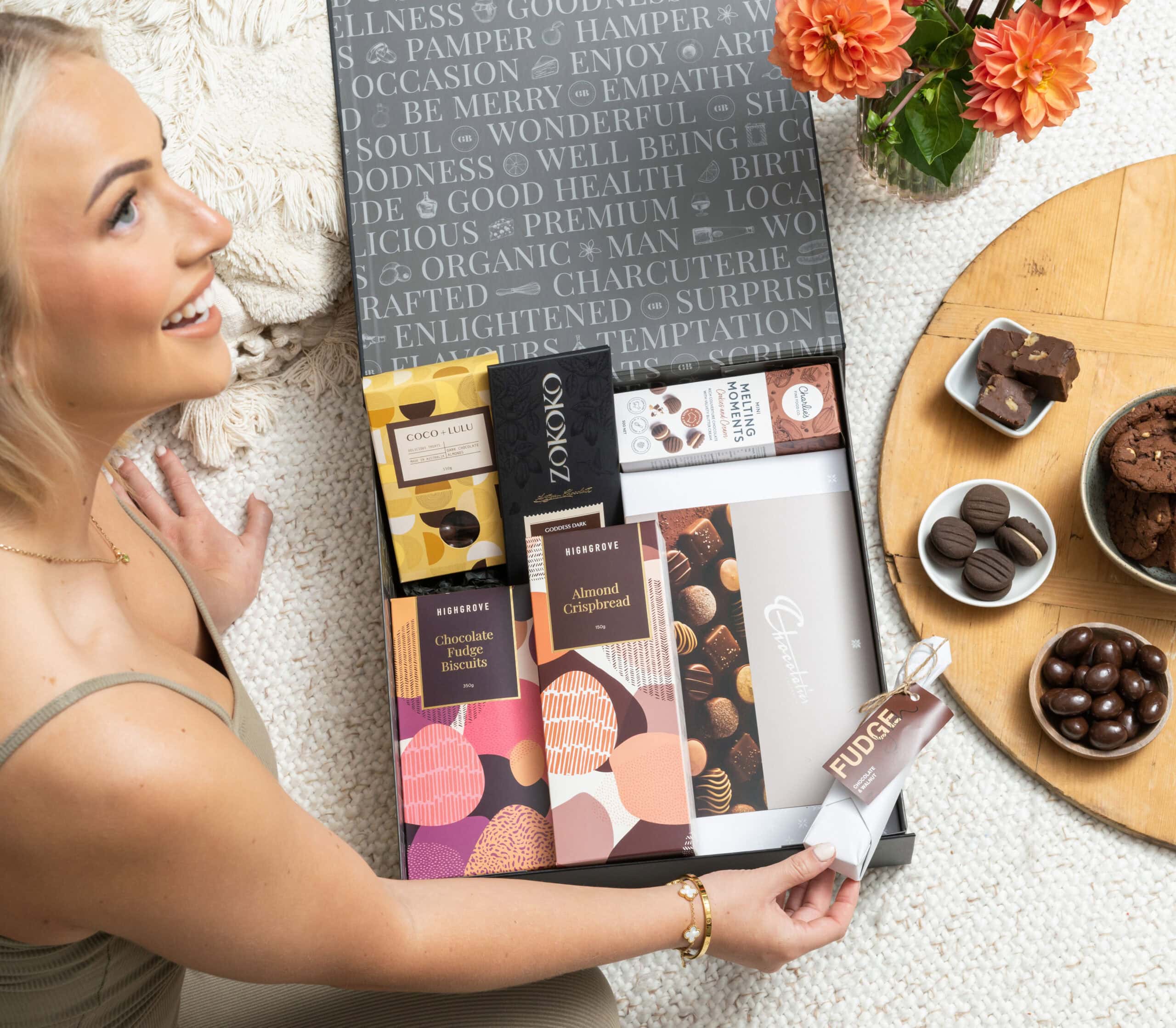 Cookie and Chocolate Delights Hamper GB24_473