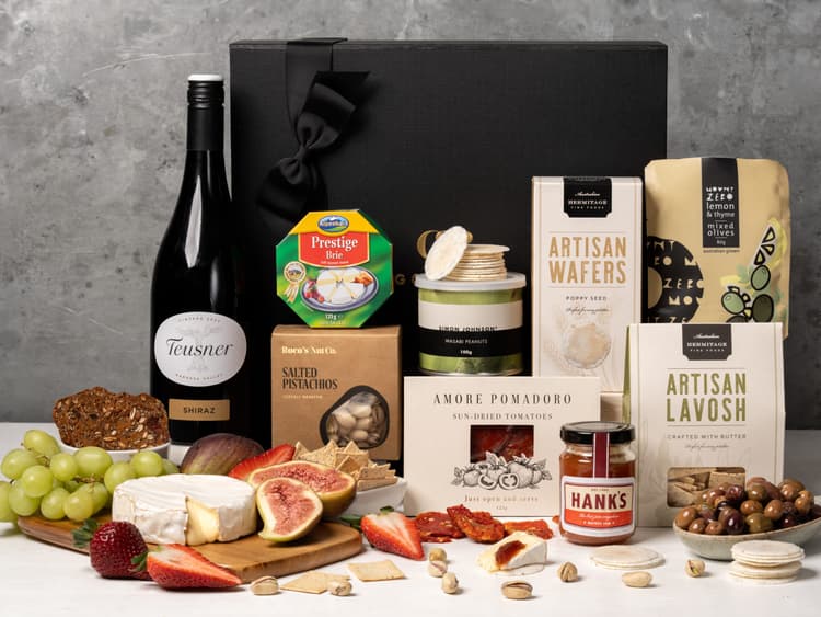 Prestige Brie Cheese and Wine Hamper A7401401-Edit-2