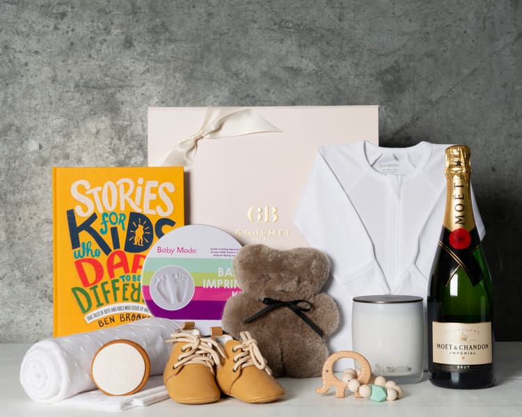 Celebrate_the_New_Arrival_Baby_Hamper_GB_20_Baby_057