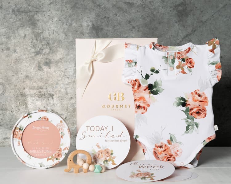 Newborn_Baby_Girl_Hamper_GB_20_Baby_016