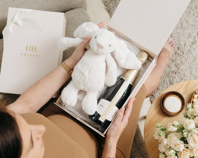 Sending_congratulations_baby_hamper (1)