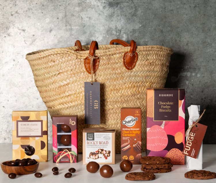 Moroccan Bakset with Chocolate Treats GB25_024