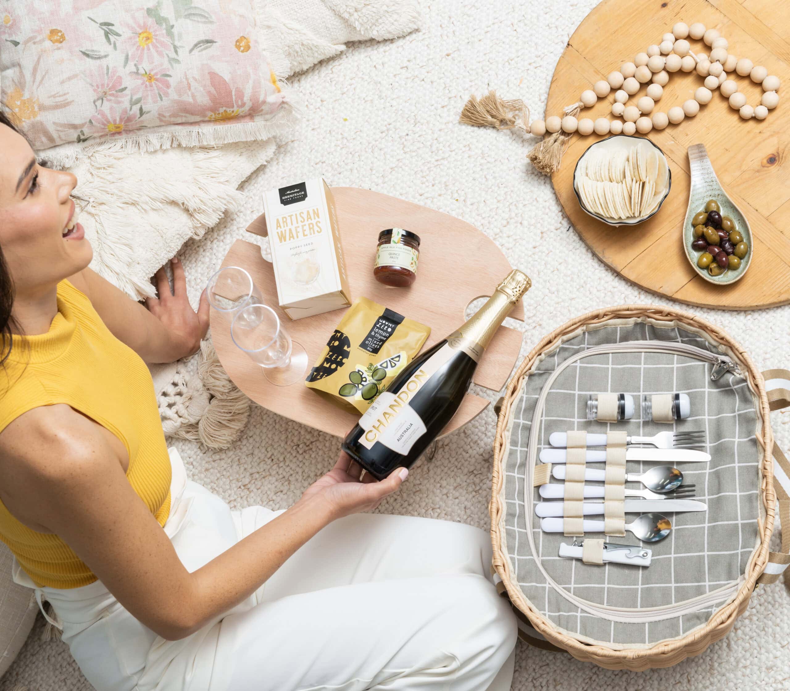 Cheese and Sparkling Picnic Basket GB24_513